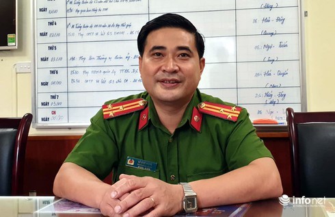 Thượng tá Lê Đức Hùng trao đổi với PV Infonet về quá trình truy bắt 2 nghi can sát hại lái xe ôm Grab ở Hà Nội.