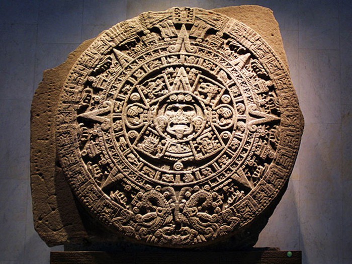 Lịch Long Count của người Maya.