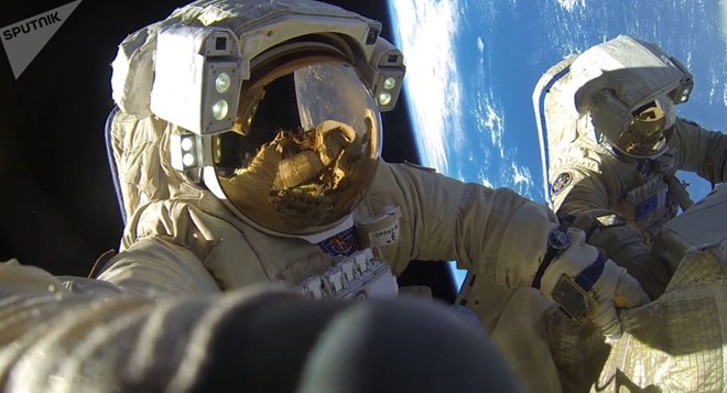 Các phi hành gia trên Trạm Vũ trụ Quốc tế ISS.