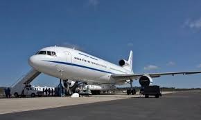 Máy bay Stargazer L-1011 với tên lửa Pegasus XL gắn bên dưới. Ảnh: CBS News.