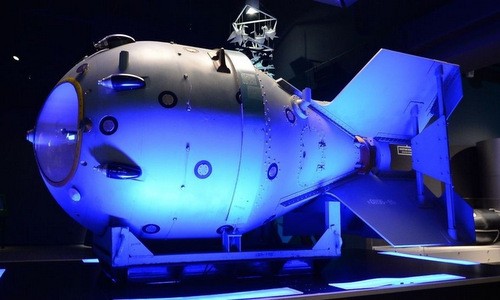 Mô hình quả bom RDS-1 hoàn chỉnh được trưng bày tại Moskva. Ảnh: Sputnik.