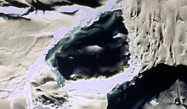 Hộp sọ bí ẩn nằm trên đỉnh núi tuyết ở Nam Cực.