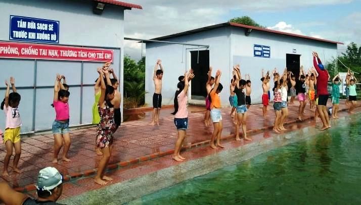 TT-Huế: Khai mạc khóa phổ cập bơi miễn phí cho học sinh tiểu học