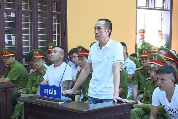 Nguyễn Anh Tuấn tức Tuấn "thần đèn"trước tòa