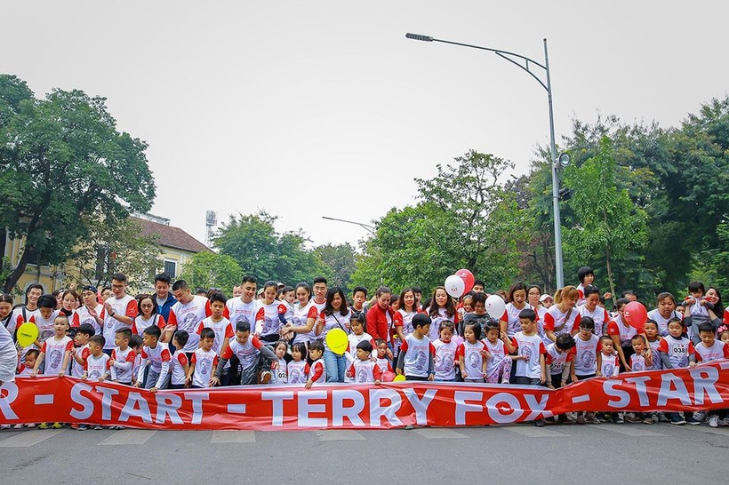 Sự kiện Chạy vì cộng đồng – Terry Fox Run 2019 tại Hà Nội thu hút đông đảo người dân thủ đô tham dự.