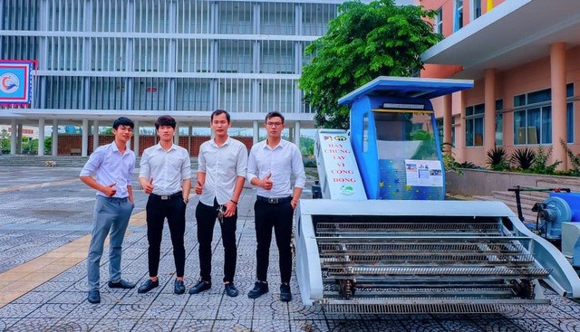 Chiếc máy dọn rác bãi biển của nhóm sinh viên Đà Nẵng