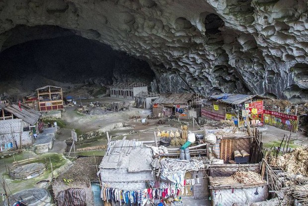 Ngôi làng trong hang núi còn lại của Trung Quốc.