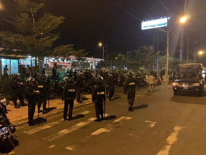 Hàng trăm cảnh sát ngăn chặn 2 nhóm học sinh hỗn chiến