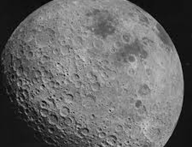 Những hình ảnh đáng kinh ngạc về mảng tối hiếm thấy của Mặt trăng
