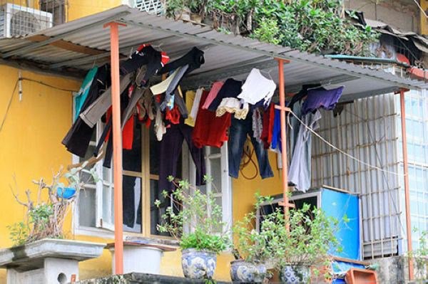 9 mẹo giặt quần áo mùa “ẩm ướt” vừa nhanh khô lại thơm tho, sạch sẽ