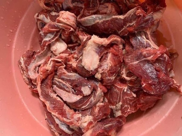 Dẻ sườn bò siêu rẻ chỉ 75.000 đồng/kg bán tràn lan, thực chất là thịt gì?