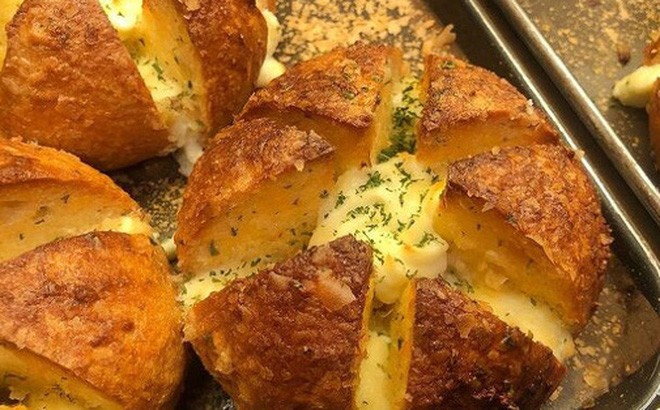 Cách làm bánh mì phô mai bơ tỏi Hàn Quốc đang hot rần rần trên mạng