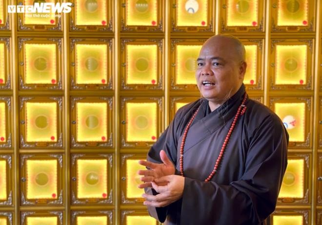 Thượng toạ Thích Thanh Phong - Trưởng Ban Kinh tế Tài chính Trung ương Giáo hội Phật giáo Việt Nam, trụ trì chùa Vĩnh Nghiêm.
