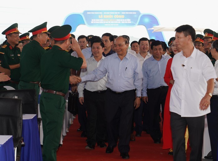 Thủ tướng Chính phủ Nguyễn Xuân Phúc dự lễ khởi công dự án Mai Sơn – Quốc lộ 45 tại xã Hà Long, huyện Hà Trung, tỉnh Thanh Hóa.