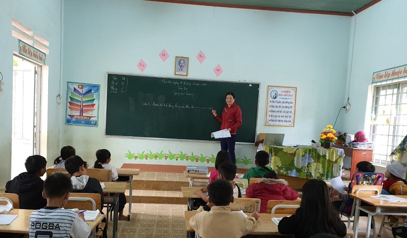 Suốt 20 năm đứng trên bục giảng, niềm hạnh phúc của cô Vân là học trò đến lớp đầy đủ.