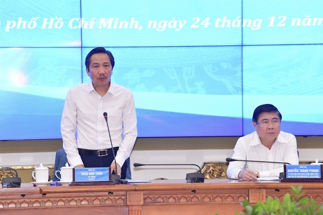 Chủ tịch UBND TPHCM Nguyễn Thành Phong và Thứ trưởng Bộ Nội vụ Trần Anh Tuấn chủ trì phiên họp