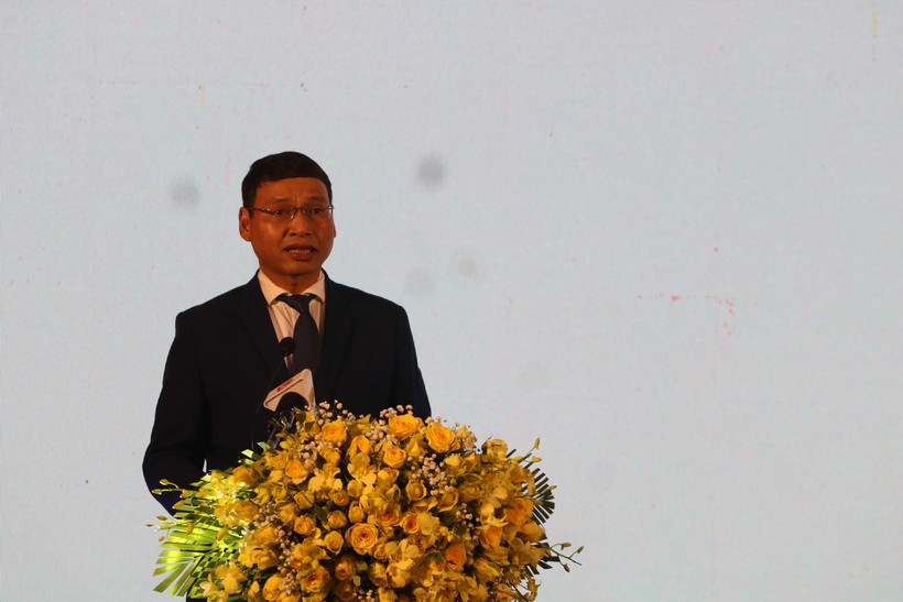 Ông Hồ Kỳ Minh – Phó Chủ tịch UBND TP Đà Nẵng báo cáo tại hội nghị.