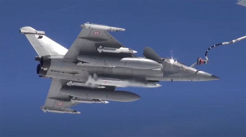 Pháp thử tên lửa hành trình có thể mang đầu đạn hạt nhân trên tiêm kích “Rafale”