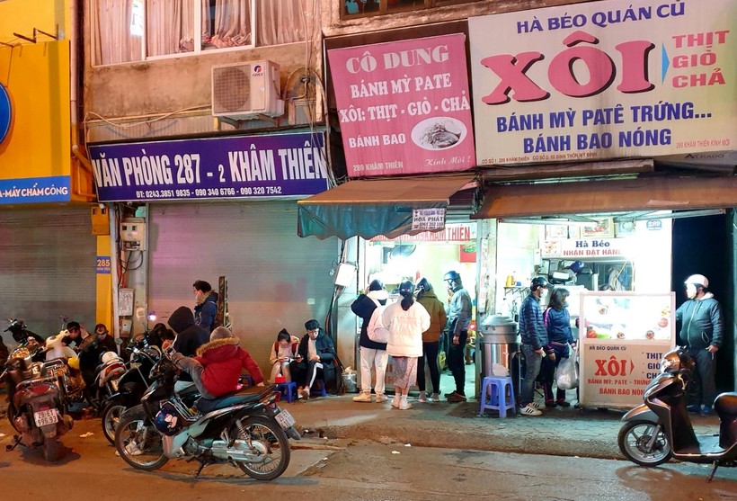  Ăn đêm đã trở thành thú vui của người Hà Nội, là nét văn hóa ẩm thực độc đáo.