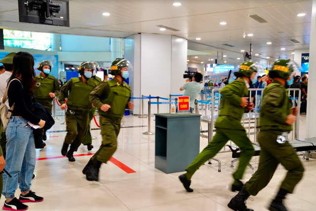 Tăng cấp độ kiểm soát an ninh hàng không dịp Đại hội Đảng (ảnh diễn tập tại sân bay Nội Bài: NIA)