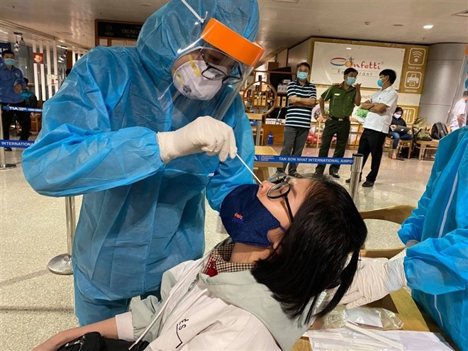 TP.HCM kiểm soát được chuỗi lây nhiễm liên quan sân bay Tân Sơn Nhất