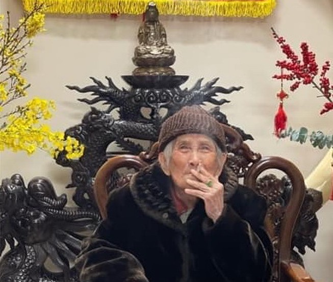 Nhan sắc đỉnh cao thời con gái của cụ bà 101 tuổi khiến dân mạng "phát sốt"