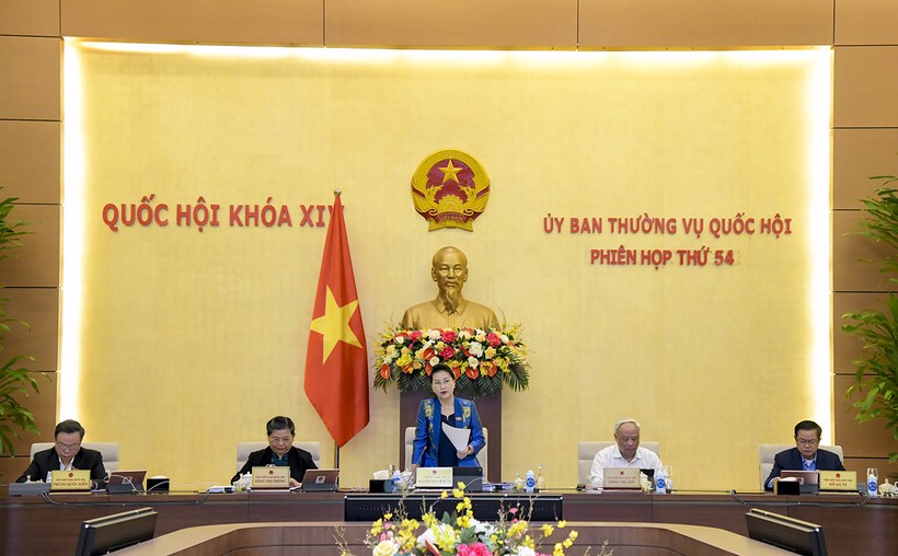 Chủ tịch Quốc hội Nguyễn Thị Kim Ngân phát biểu khai mạc phiên họp thứ 54 của Ủy ban Thường vụ Quốc hội. Ảnh: Quochoi.vn