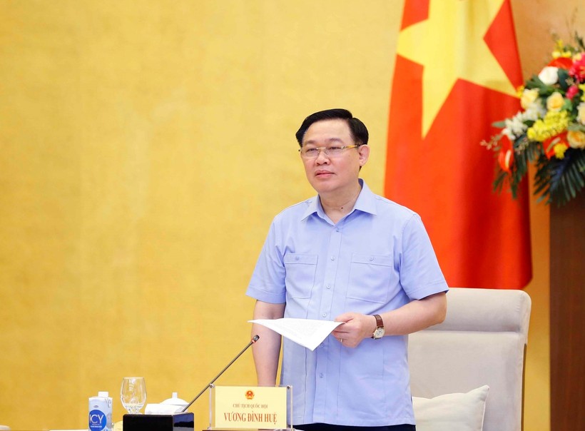 Chủ tịch Quốc hội Vương Đình Huệ phát biểu tại buổi làm việc. Ảnh:VGP/Nguyễn Hoàng.