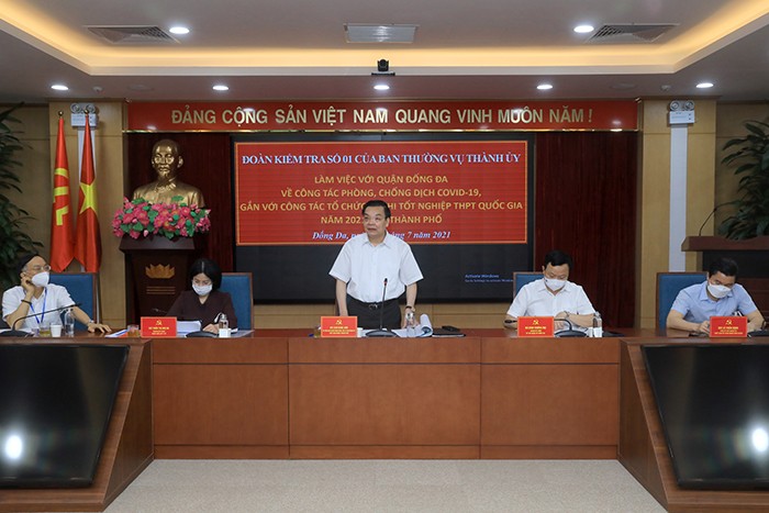 Chủ tịch UBND thành phố Chu Ngọc Anh cùng đoàn công tác số 1 làm việc với cấp ủy quận Đống Đa về công tác phòng dịch Covid-19 và tổ chức thi  tốt nghiệp THPT năm 2021.