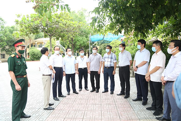 Đoàn kiểm tra tại điểm thi Trường THPT Vân Tảo, huyện Thường Tín