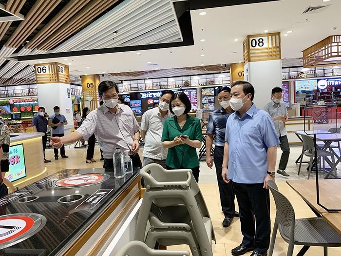 Phó Chủ tịch UBND TP Chử Xuân Dũng kiểm tra thực tế tại TTTM Aeon Mall Long Biên