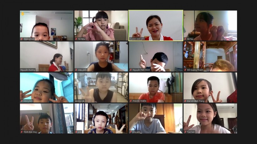 Món quà thầy cô trường Việt-Úc Hà Nội gửi tặng học sinh ngày bắt đầu học trực tuyến
