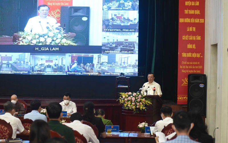 Hội nghị tiếp xúc cử tri của Đoàn đại biểu Quốc hội thành phố Hà Nội khóa XV theo hình thức trực tiếp và trực tuyến tại huyện Gia Lâm.
