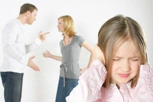 Bố mẹ ly hôn, trẻ bị ảnh hưởng thế nào?