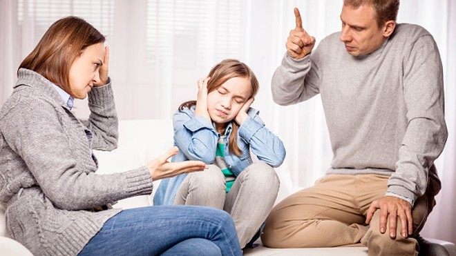 4 cách giúp cha mẹ thân thiết với con gái tuổi teen