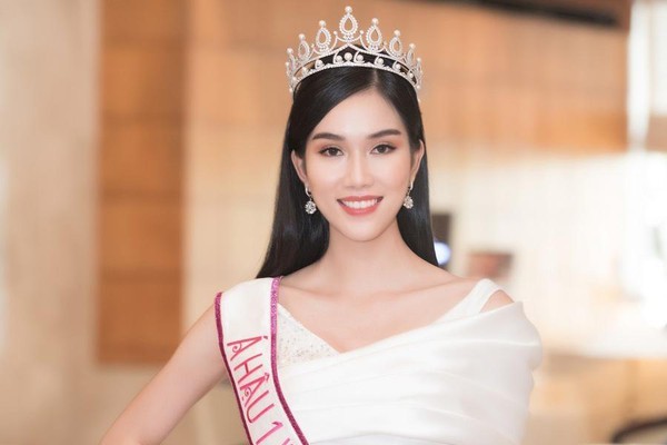 Á hậu Phương Anh đại diện Việt Nam dự thi Hoa hậu Quốc tế 2022