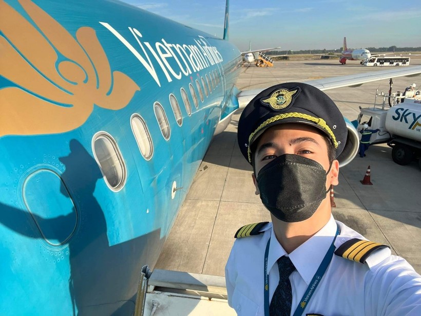Đào Tuấn Hưng – Cơ phó của Vietnam Airlines.