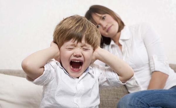 Làm sao để không gây tổn thương cho con trẻ bằng lời nói? 