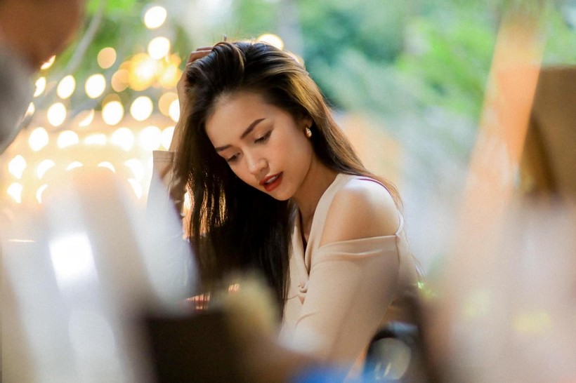 Ngắm nhan sắc đời thường ngọt ngào, trong veo của tân Hoa hậu Hoàn vũ Việt Nam 2022
