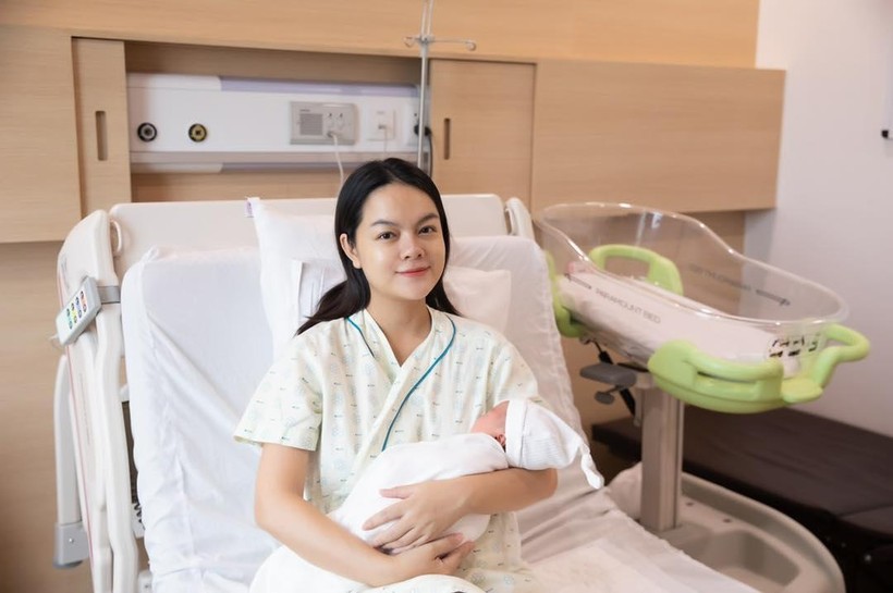 Phạm Quỳnh Anh tiết lộ phản ứng thú vị của bạn trai khi cô sinh con thứ 3