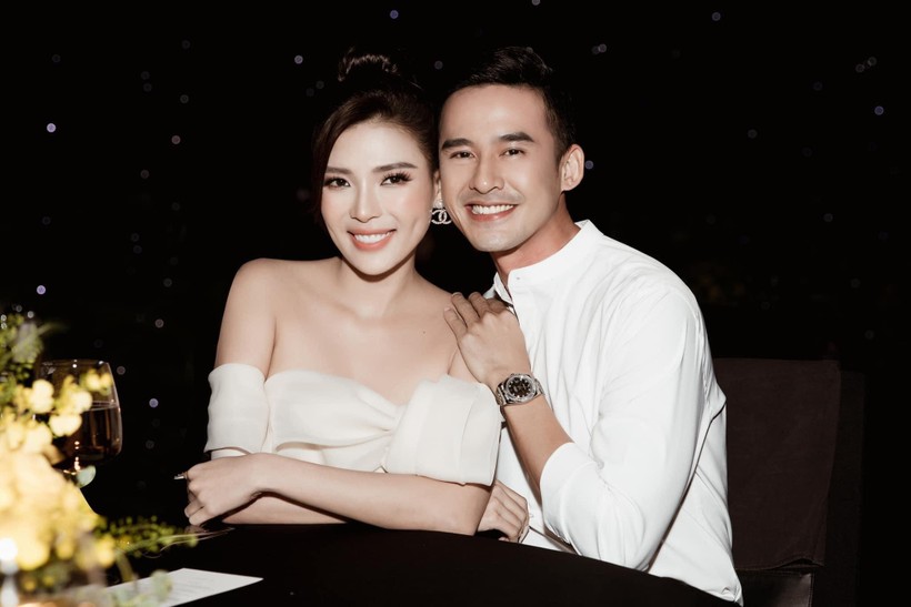 Cặp đôi đẹp Lương Thế Thành và Thúy Diễm của làng showbiz Việt.