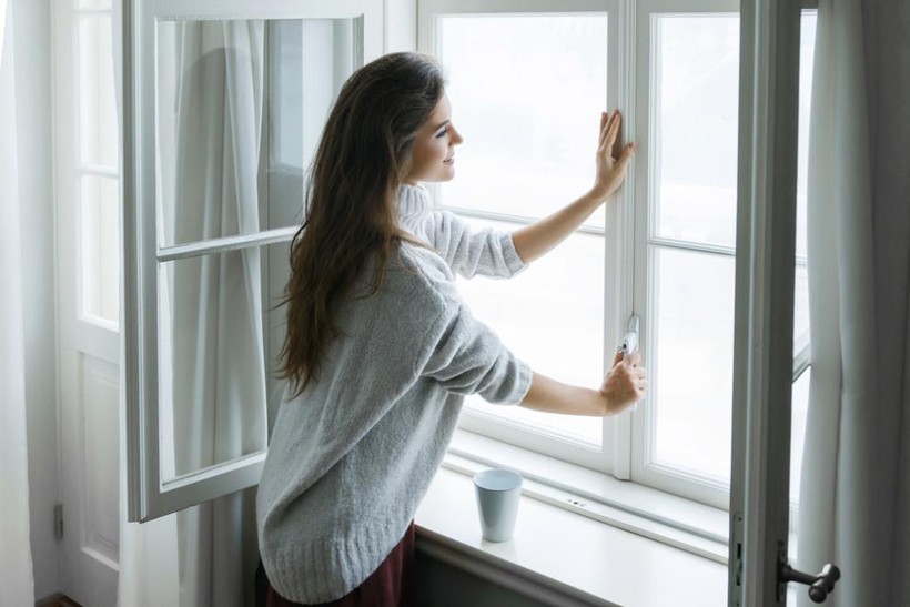 5 cách vệ sinh cửa sổ luôn sạch, nhà luôn mát 