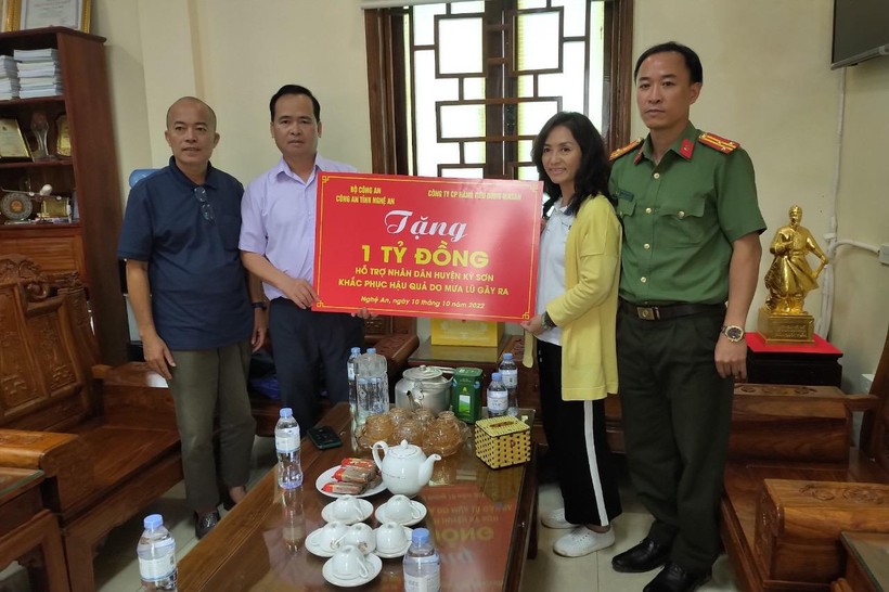 Masan đã ủng hộ 1 tỷ đồng cho UBND huyện Kỳ Sơn để cùng chính quyền địa phương và bà con nhanh chóng khắc phục thiệt hại. 