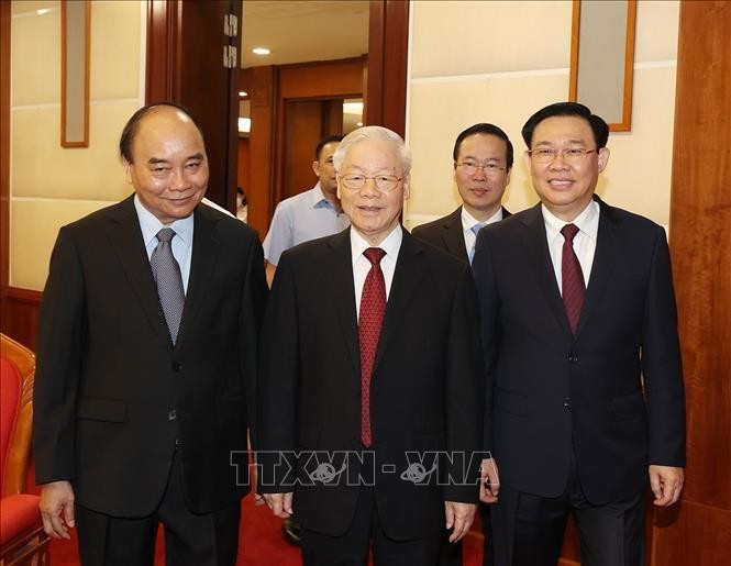 Tổng Bí thư Nguyễn Phú Trọng và các đồng chí lãnh đạo Đảng, Nhà nước đến dự hội nghị. 