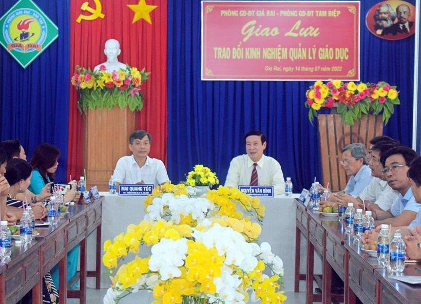 Đồng chí Mai Quang Túc – Trưởng phòng Giáo dục và Đào tạo cùng đoàn cán bộ QLGD TP Tam Điệp tham gia học tập, trao đổi kinh nghiệm tại Phòng GDĐT Thị xã Giá Rai tỉnh Bạc Liêu.