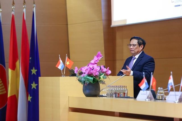 Thủ tướng Phạm Minh Chính tham dự và phát biểu tại Diễn đàn doanh nghiệp Việt Nam-Luxembourg - Ảnh: VGP/Nhật Bắc