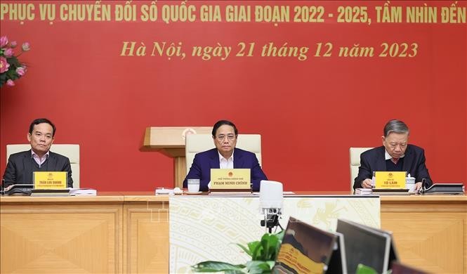 Thủ tướng Phạm Minh Chính chủ trì Hội nghị đánh giá tình hình 2 năm triển khai thực hiện Đề án 06. Ảnh: Dương Giang/TTXVN.