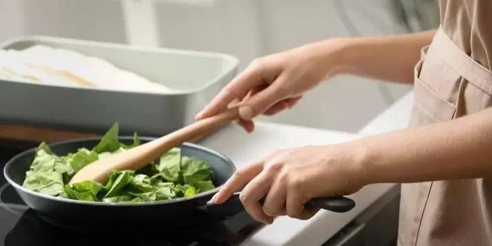 Bỏ ngay 5 thói quen nấu ăn tăng nguy cơ bệnh ung thư nhiều gia đình phạm phải