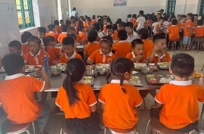 Nhiều học sinh là con công nhân ở nơi khác về học tại Trường Tiểu học Quảng Hưng. 