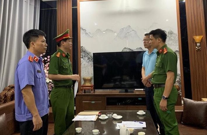 Thanh Hoá truy tố hơn 100 vụ án tham nhũng, nhiều cán bộ, lãnh đạo bị bắt giữ.